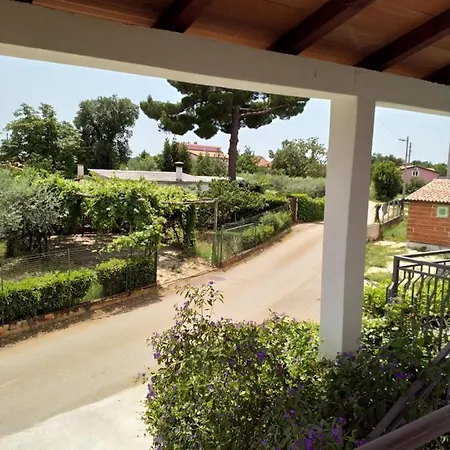 Holiday home Happy *